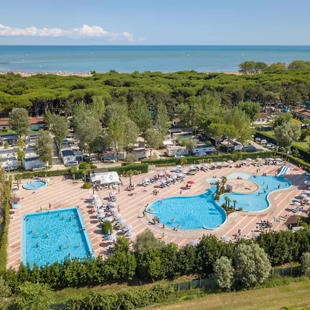 Vacanceselect Mobil Homes - Camping Laguna Village Kamp alanı *