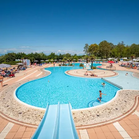 Vacanceselect Mobil Homes - Camping Laguna Village Kamp alanı