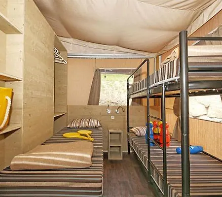 Vacanceselect Mobil Homes - Camping Laguna Village Kamp alanı